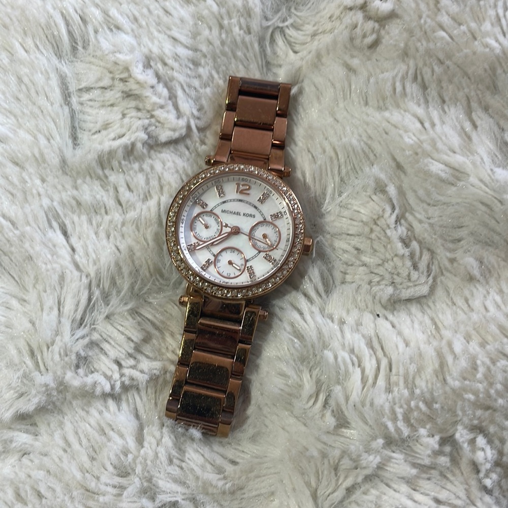 Michael Khors Rose gold with iridescent pearl face and pavé diamonds